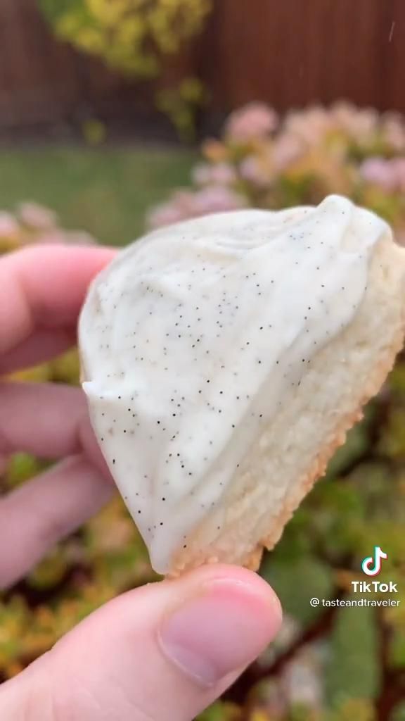 Vanilla Bean Scones