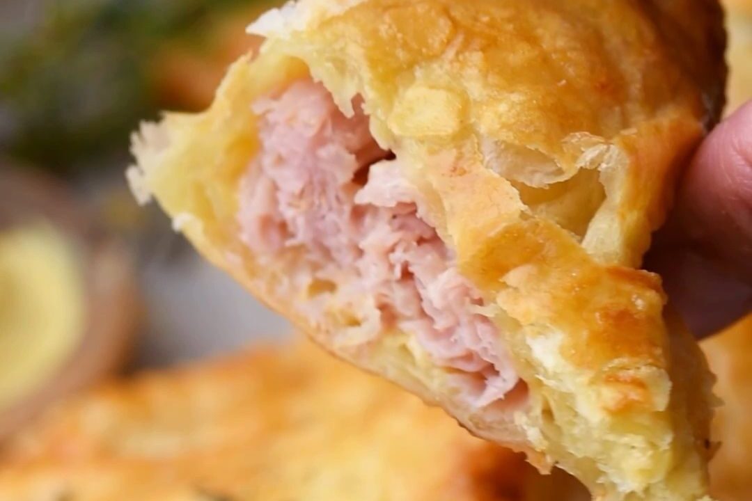 ham and cheese puff pastry turnovers