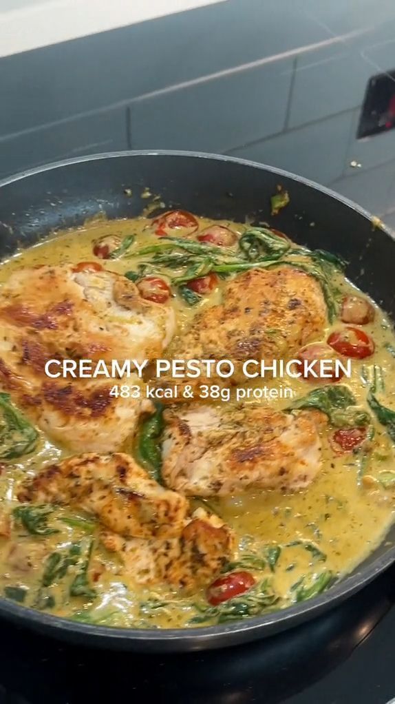 Creamy Pesto Chicken Delight 🍗