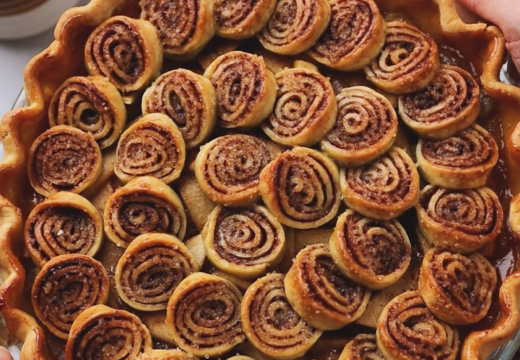 vegan cinnamon roll apple pie