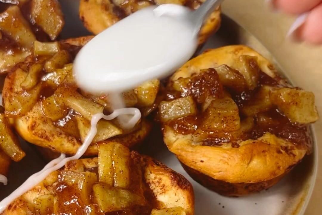 cinnamon roll apple pie recipe