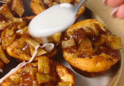 cinnamon roll apple pie recipe
