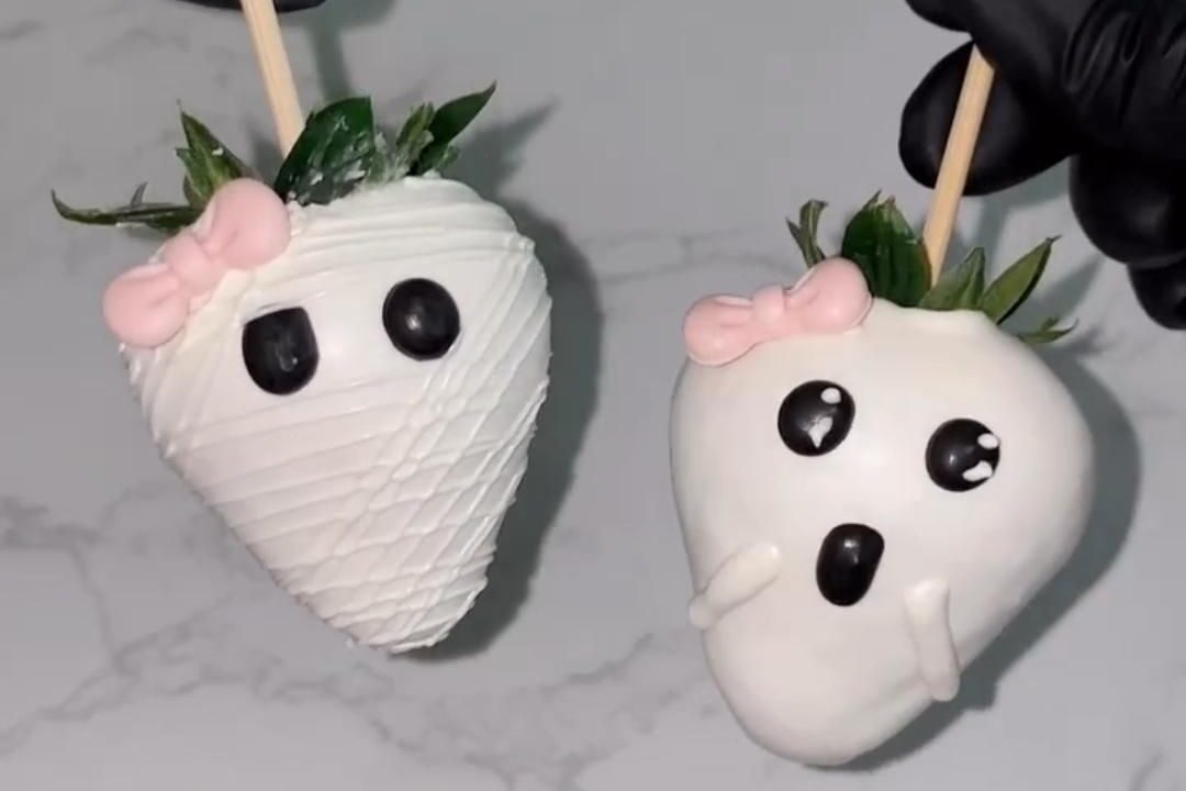 halloween mummy and ghost treats