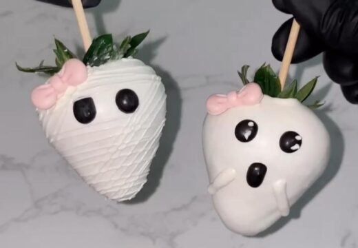 halloween mummy and ghost treats