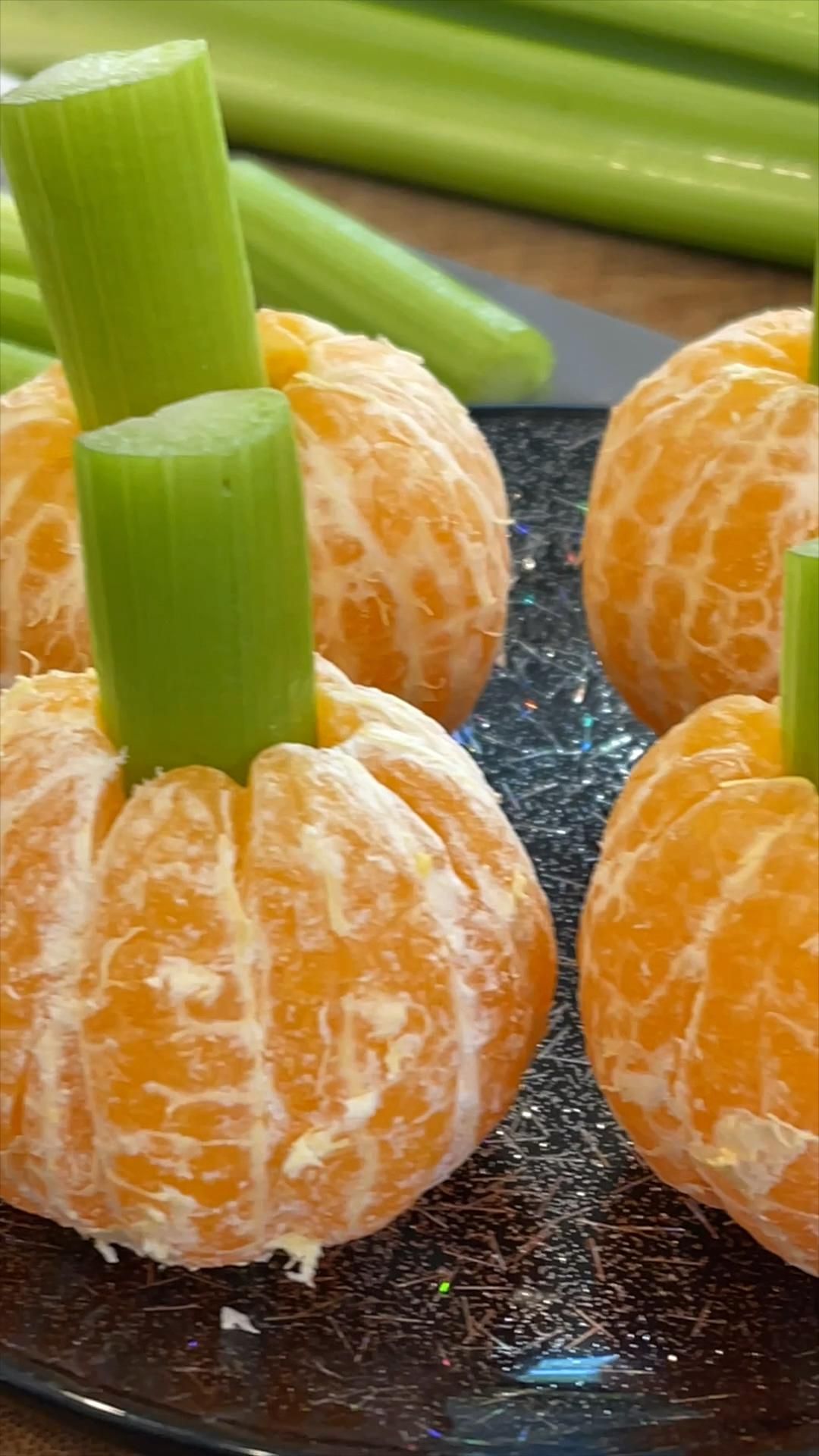 Easy Healthy Fall Snacks (No-Bake Pumpkin Energy Bites)