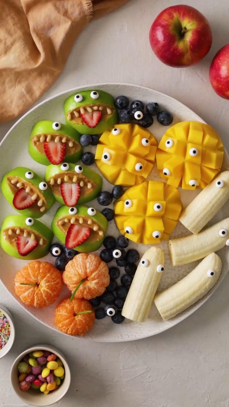 Easy Halloween Fruit Platter