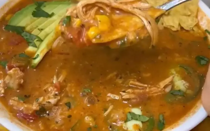 easy chicken tortilla soup recipe