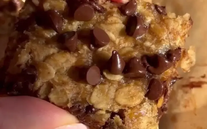chocolate chip banana oatmeal bars