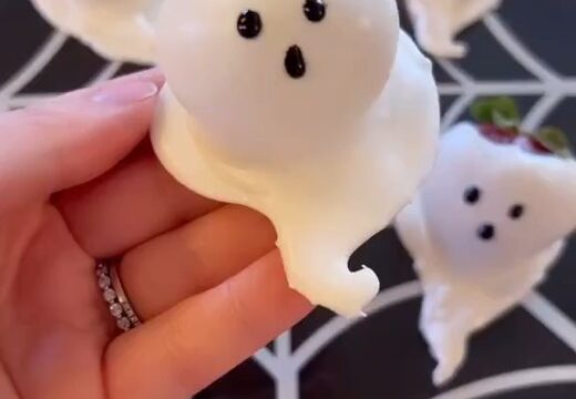 spooky strawberries recipe