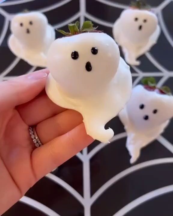 spooky strawberries recipe