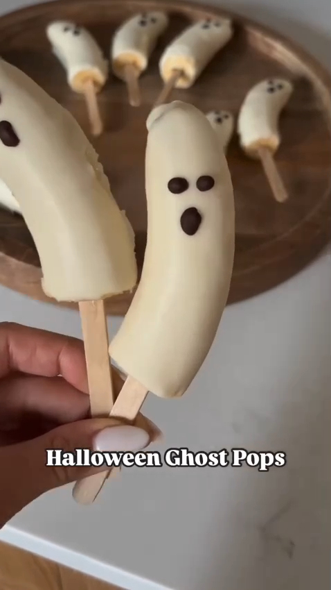 Easy Frozen Banana Ghost Pops | Healthy Halloween Snacks & Treats
